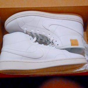 WMNs nike court royale 2 mid white size 9/5
